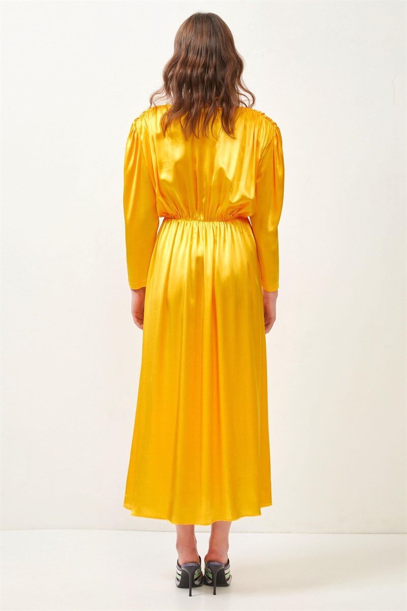 Sarı Bağcık Detaylı V Yaka Saten Elbise