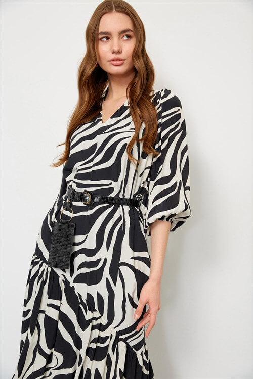 Siyah-Beyaz Kemerli Zebra Desen ElbiseST060S40107503