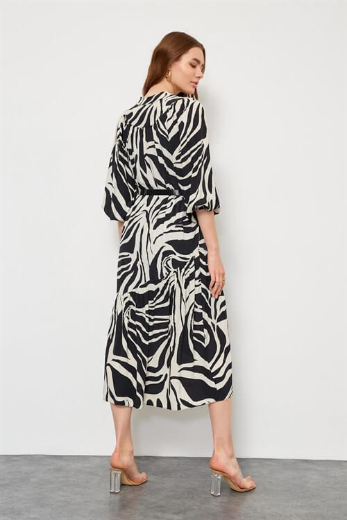 Siyah-Beyaz Kemerli Zebra Desen ElbiseST060S40107503