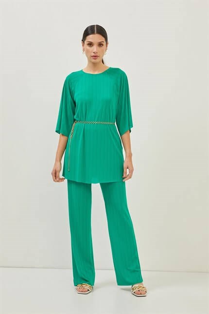 Yeşil Beli Zincir Kemer Detaylı Uzun Kol Tunik Yüksek Bel Bol Paça Pantolon Takım